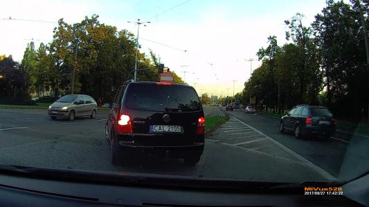 VW TOURAN (CAL2Y05)