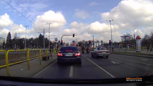 MERCEDES-BENZ E 200 CGI BLUEEFF. (CT0550L)