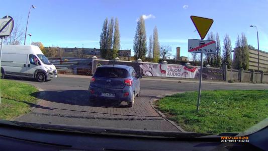 HYUNDAI I10 (CT4353N)