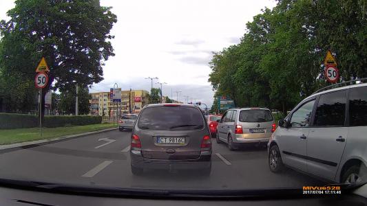 VOLKSWAGEN TOURAN 1.6 BASIS (CT5634L)