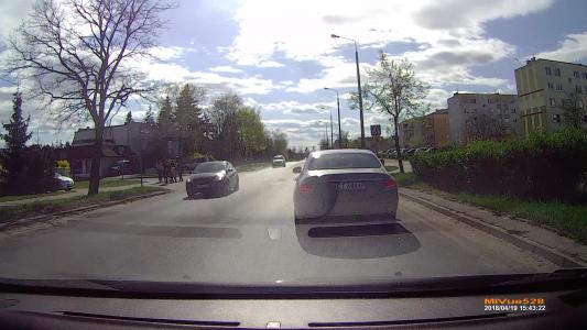 MERCEDES-BENZ E220D (CT6444P)