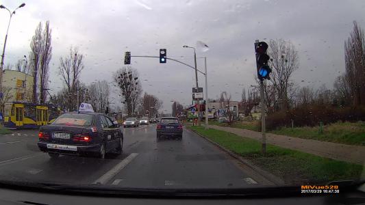 MERCEDES-BENZ E 220 (CT6690G)