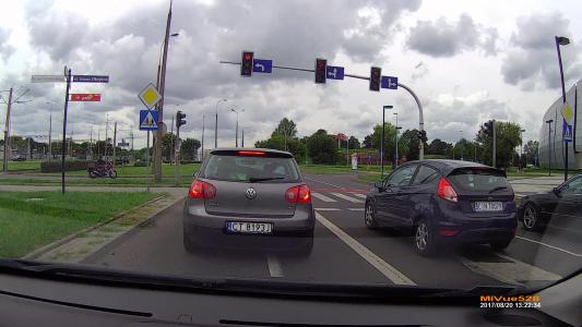 VOLKSWAGEN GOLF V 1.6 COMFORTLINE (CT8193J)