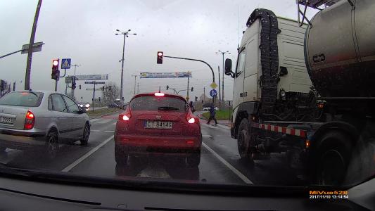 NISSAN JUKE (CT8414G)