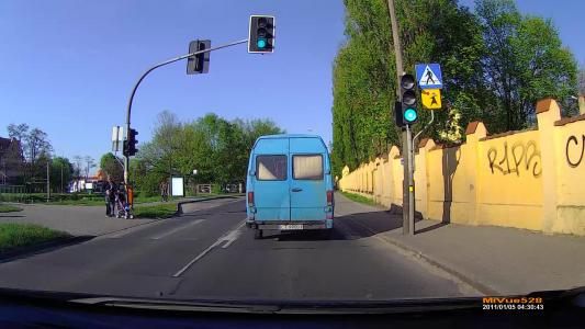 MERCEDES-BENZ 207D (CT9900J)