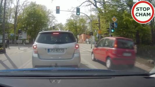 TOYOTA VERSO, lata produkcji: 2013-2017 (LPU40170)