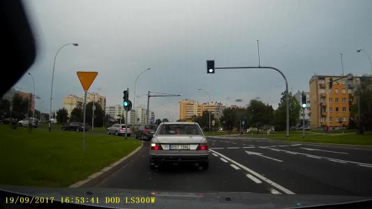 MERCEDES-BENZ 250D KAT. 124 (RST15NL)