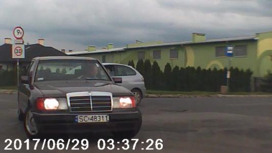 MERCEDES-BENZ 200 D (SC48311)