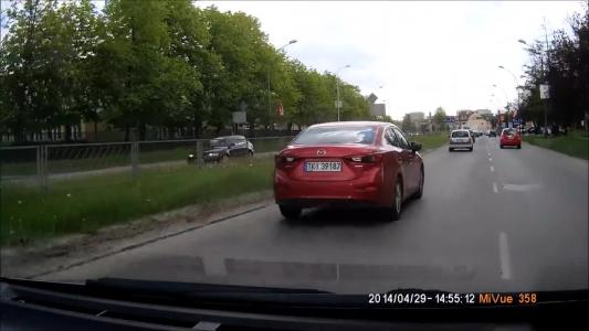 MAZDA BL 526 (TKI39187)