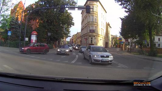 SKODA SUPERB (WD0675L)
