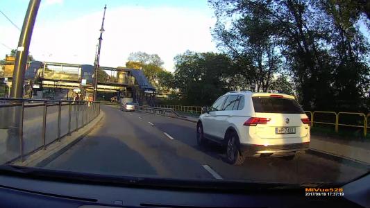 VOLKSWAGEN TIGUAN 16- (WP7400J)
