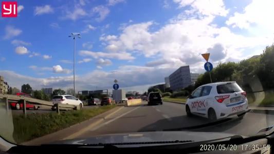 TOYOTA YARIS (WY5882L)