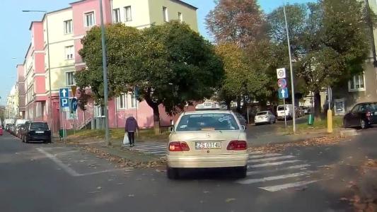 MERCEDES-BENZ E 220 (ZS0314U)