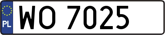 WO7025